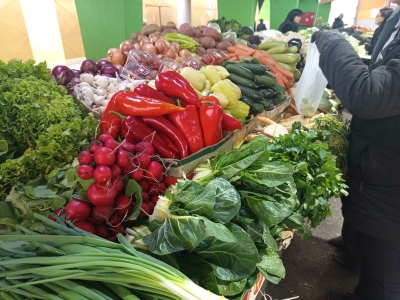 Cijene otišle u nebo: Povrće na Tržnici u Banjaluci PAPRENO SKUPO, evo koliko košta kilogram krastavaca