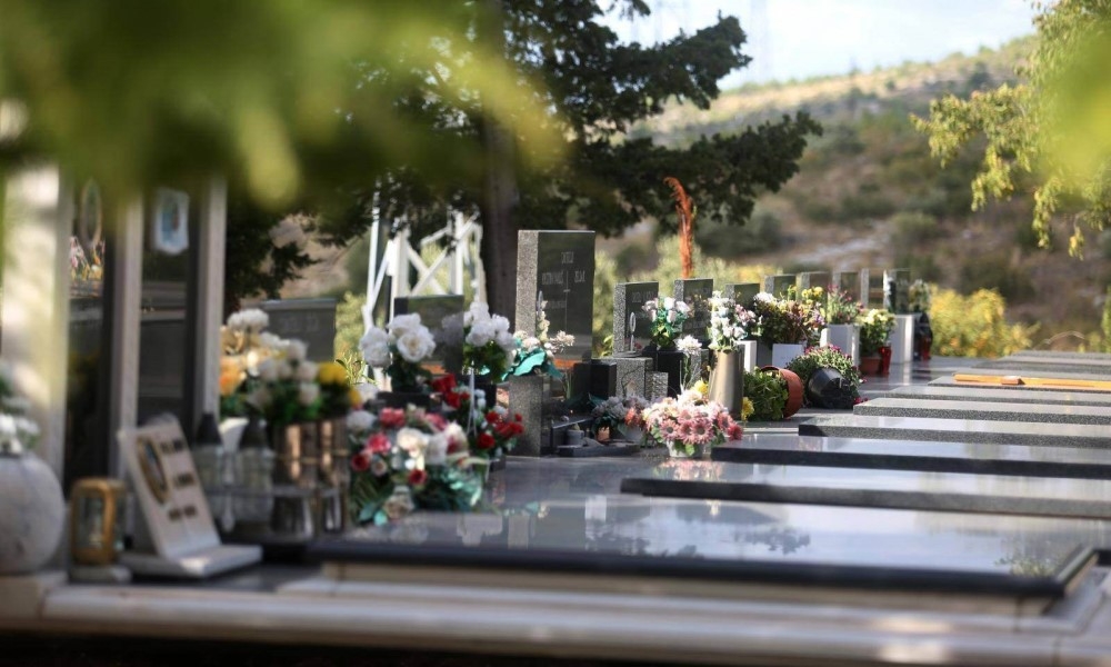 Bez mramornih spomenika i betonskih staza: Ovo su groblja budućnosti