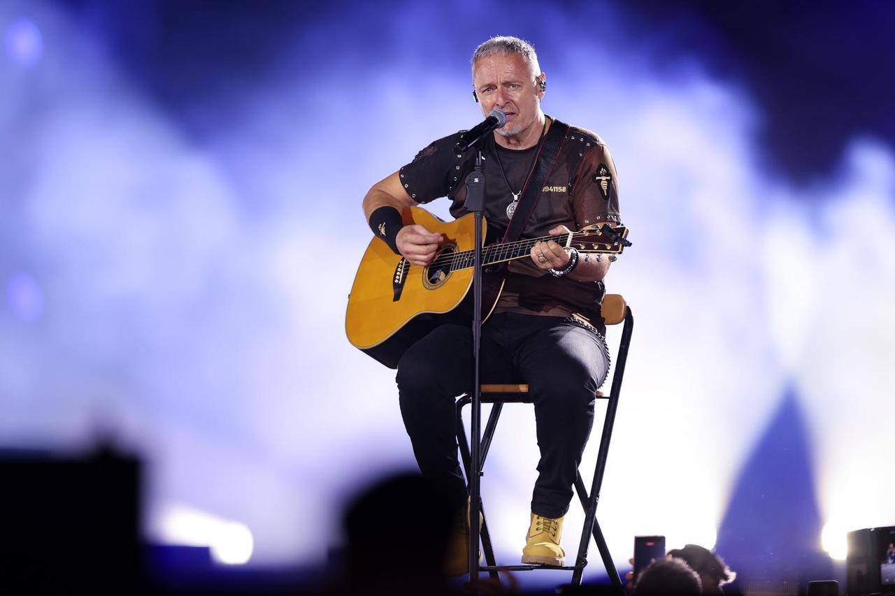 Thompson prekinuo koncert i zatražio hitnu pomoć