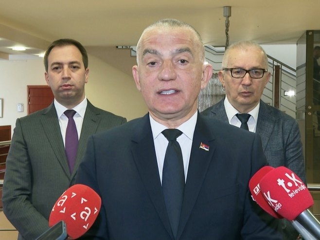 Vujić: Dozvoliti generalu Mladiću liječenje u Srbiji, u pitanju život