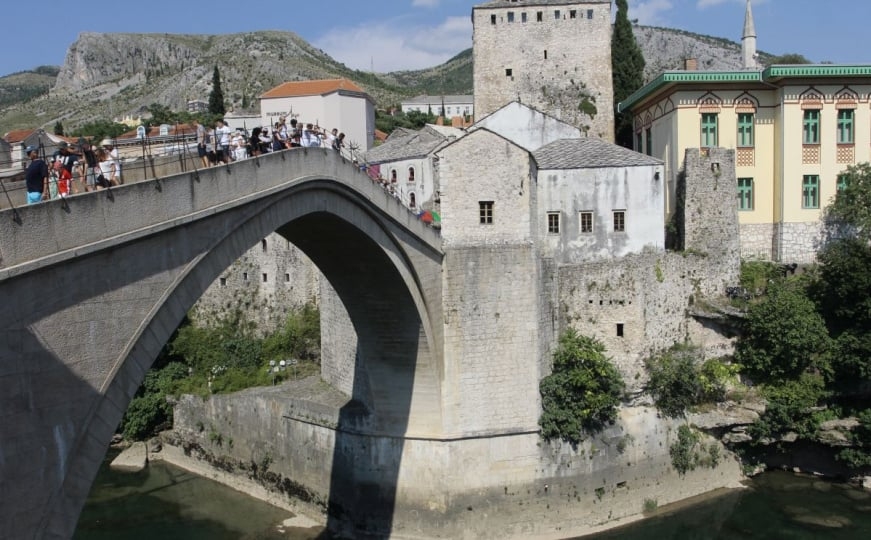 Simbol Mostara i nade u bolje sutra: Prije 22 godine obnovljen je Stari most