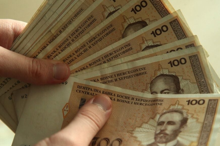 Povećane osnovice za plate za 94 KM, evo koliko će iznositi regres od 2027. godine