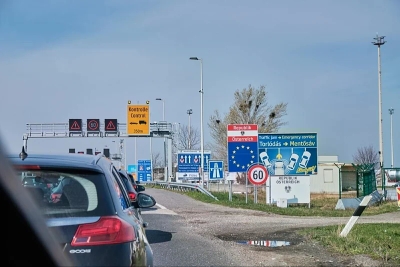 Idete automobilom u Austriju? Pazite na boju prsluka, jednodnevnu vinjetu i korištenje Waze aplikacije