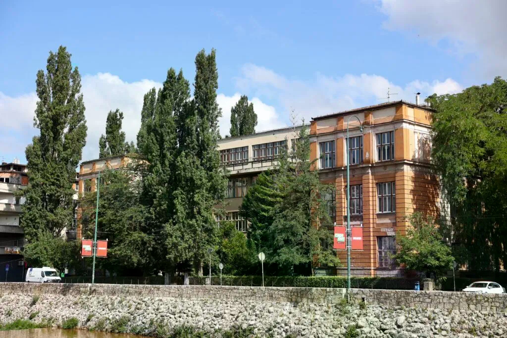 Nakon napada na profesoricu u Gimnaziji Obala, struka upozorava na sunovrat obrazovanja: "Došao do izražaja sav jad školstva"