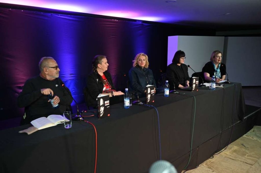 Predstavljena knjiga 'Miss opkoljenog Sarajeva' Inele Nogić