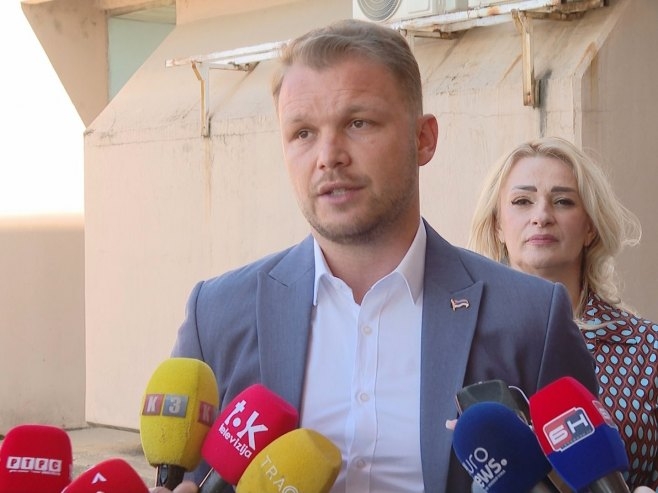 Stanivuković Vukanoviću: Ipak si najmanji u opoziciji