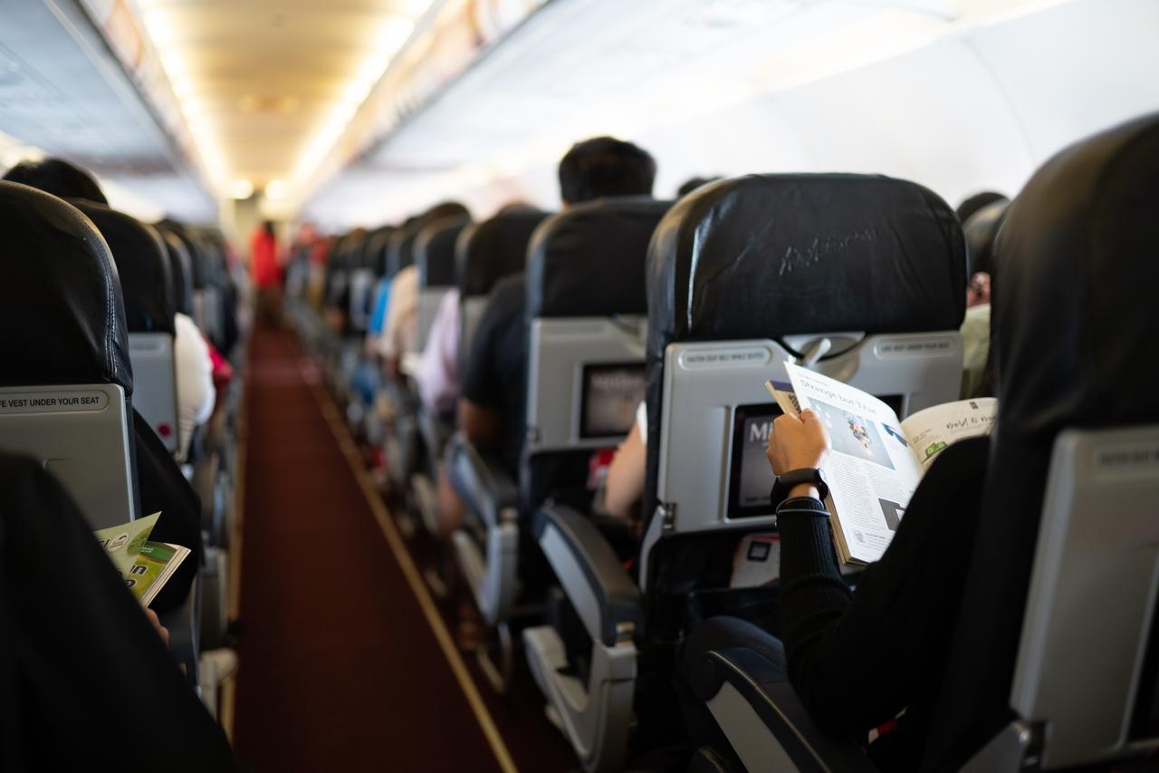 Zapalio se laptop u zrakoplovu, pilot dramatično javio kontroli: "Imamo putnike s opeklinama!"
