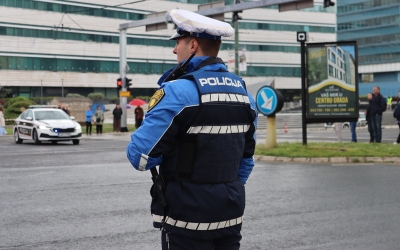 Petak u Sarajevu: Pripadnici MUP-a KS uručili preko 1.300 prekršajnih naloga, 14 osoba vozilo bez vozačke