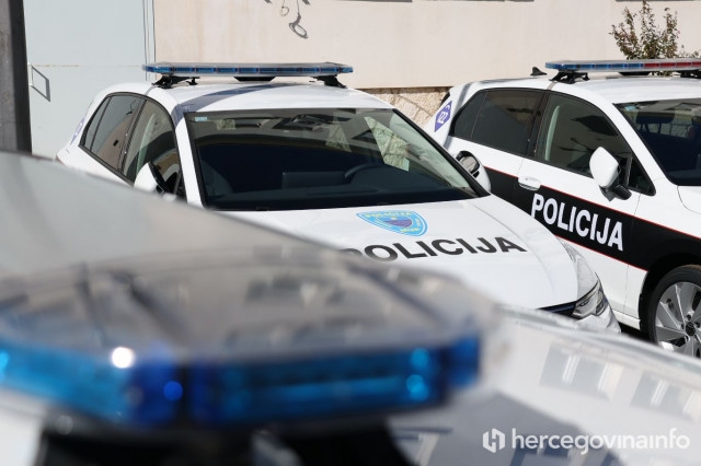 U Mostaru se sudarili policijsko i sanitetsko vozilo koje je prevozilo pacijenta