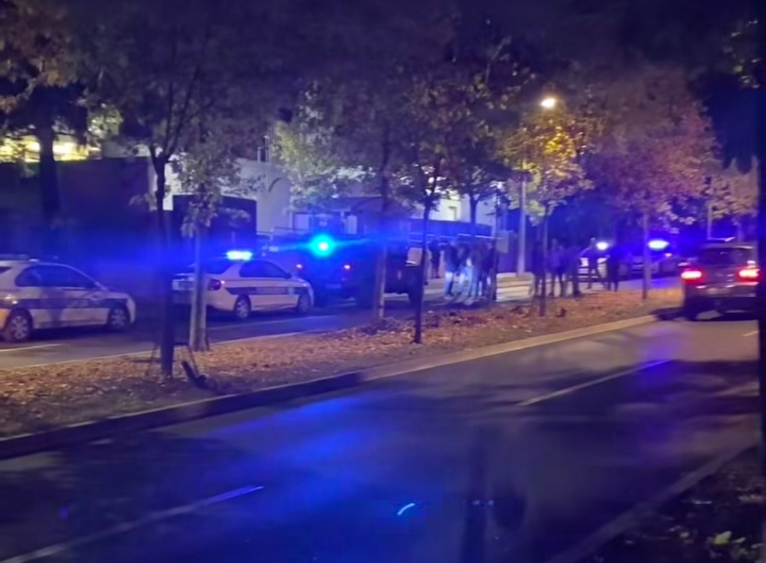 Beograd: Ubijen napadač koji je noževima nasrnuo na policajca ispred Ambasade Izraela