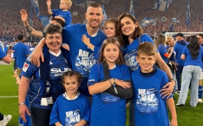 Schalke izborio povratak u Bundesligu, Džeko poručio: "Još ne želim stati"