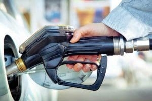 NEMA POSKUPLJENJA GORIVA, država se odriče 25% akcize