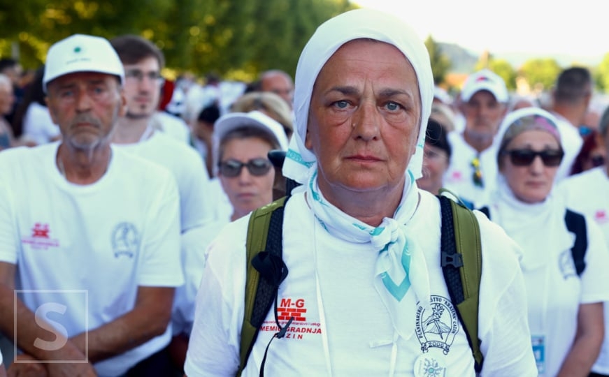 Emotivni prizori: Više od 6.000 učesnika Marša mira stiglo u Potočare