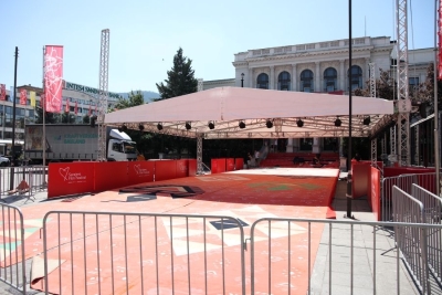 FILMSKA GROZNICA TRESE SARAJEVO: Počele završne pripreme za 32. SFF, crveni tepih čeka svjetske zvijezde