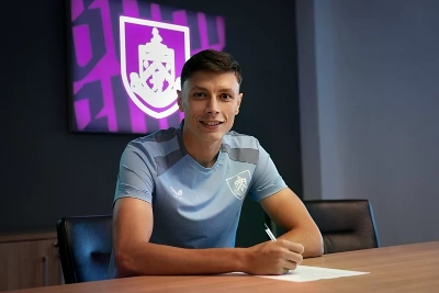 Anel Ahmedhodžić se vratio u Englesku u transferu vrijednom sedam miliona eura