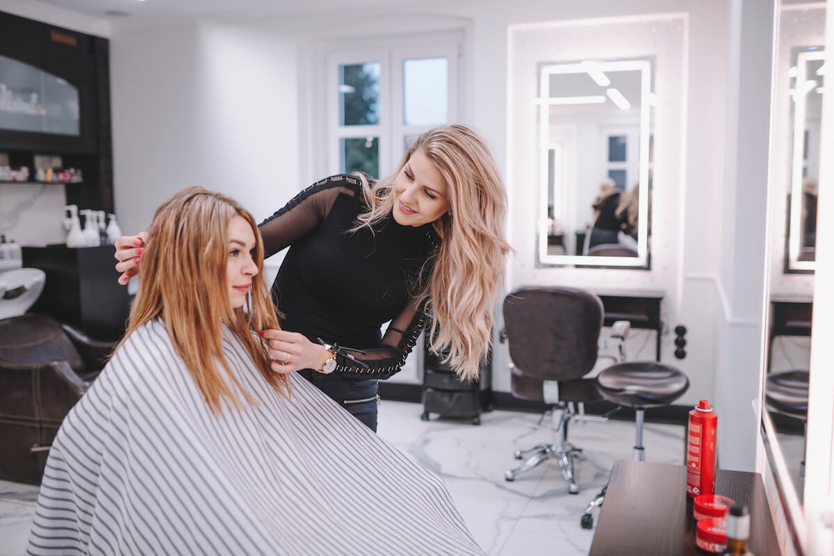 Majstori i frizeri danas zarađuju više od fakultetski obrazovanih