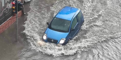 Haos u Zvorniku nakon snažnog nevremena: Bujice potopile ulice, mještani strahuju od klizišta