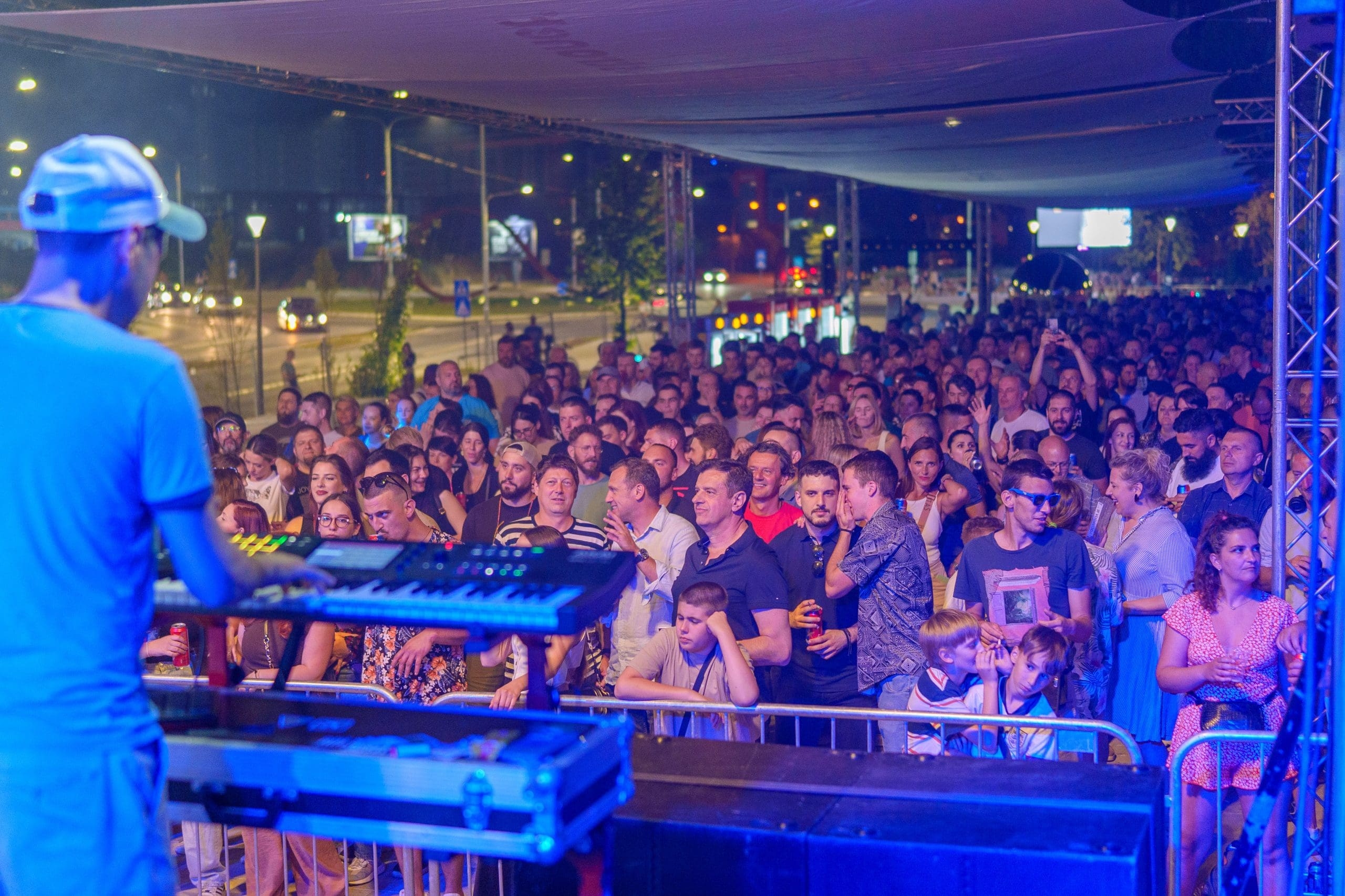 Nina Badrić otvara Coffee Fest na Kastelu: Vikend kafe,muzike i druženja u Banjaluci