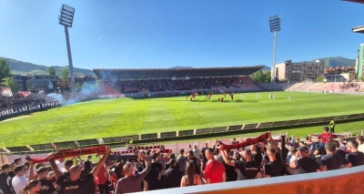 Sjajna atmosfera u Zenici najavila uzbudljiv fudbalski okršaj (VIDEO)
