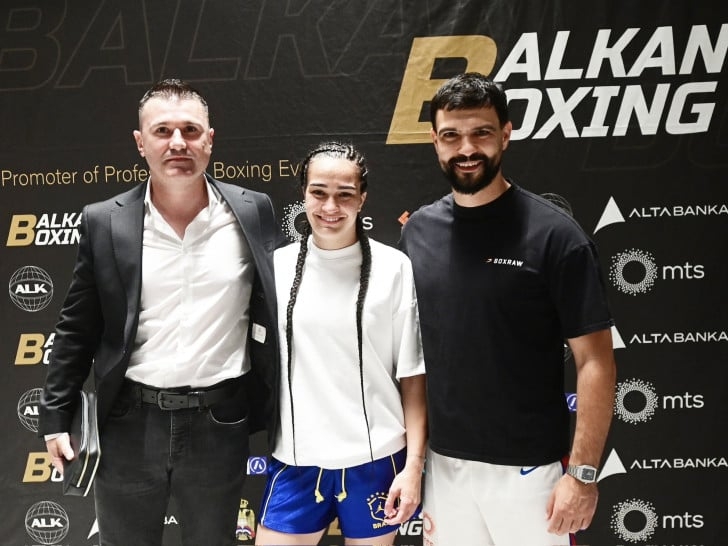 Naša banka nastavlja saradnju sa šampionkom Sarom Ćirković nakon pobjede na Balkan Boxing 8