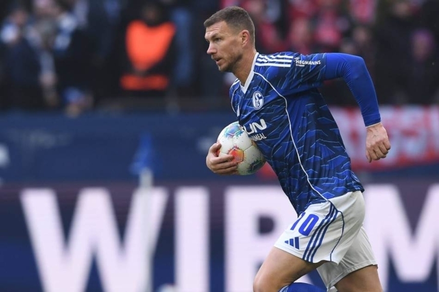 O NJEMU BRUJI NJEMAČKA: Potez Edina Džeke oduševio sve u Schalkeu...