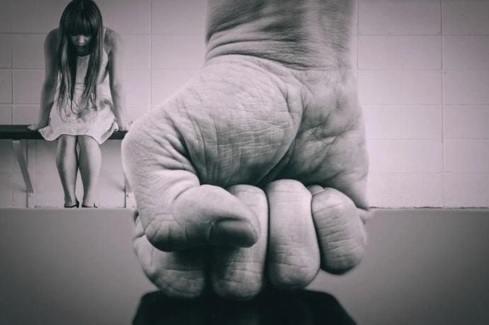 Slučaj koji je šokirao BiH: Muškarac napao 13-godišnju djevojčicu nakon folklora!