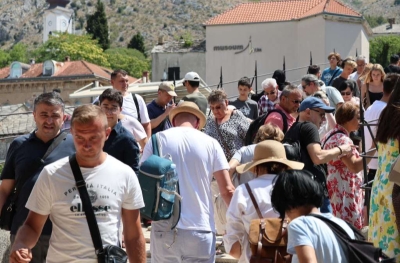 U Hercegovini sunčano, u Bosni pljuskovi i grmljavina