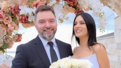Staša Košarac čeka četvrto dijete sa 17 godina mlađom suprugom
