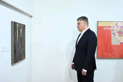 MILANOVIĆ SE PRISJETIO STRAVIČNOG STRADANJA DJECE IZ VITEZA: 'Neka im bijele ruže budu vječni spomen, nisu i neće biti zaboravljeni!'