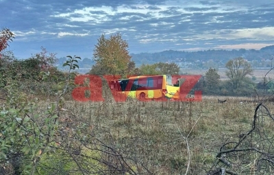 Jedanaest osoba povrijeđeno pri slijetanju autobusa
