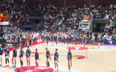 Himna BiH u Beogradu počela zvižducima, završila aplauzima