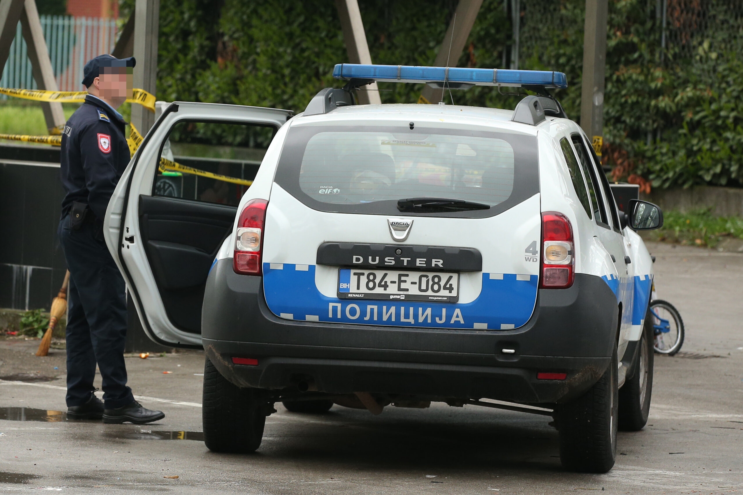 Detalji drame u Tesliću: Poznato ko je PUCAO IZ GASNOG PIŠTOLJA na dvojicu sugrađana