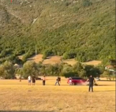VIDEO Užasne scene na konjskim utrkama: Kod Bileće automobilom gazio ljude