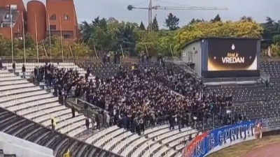 Video / Ratnog zločinca veličali pred navijačima Novog Pazara: Sramotne scene u Beogradu