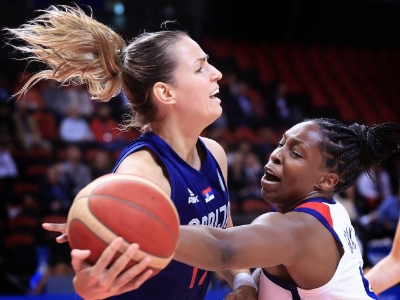 Јovana Nogić postigla 12 poena za Finiks u porazu od Las Vegasa u WNBA ligi