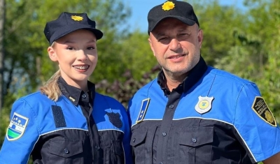 Emotivna priča iz Cazina: Otac odlazi u penziju, a kćerka nastavlja njegov policijski put