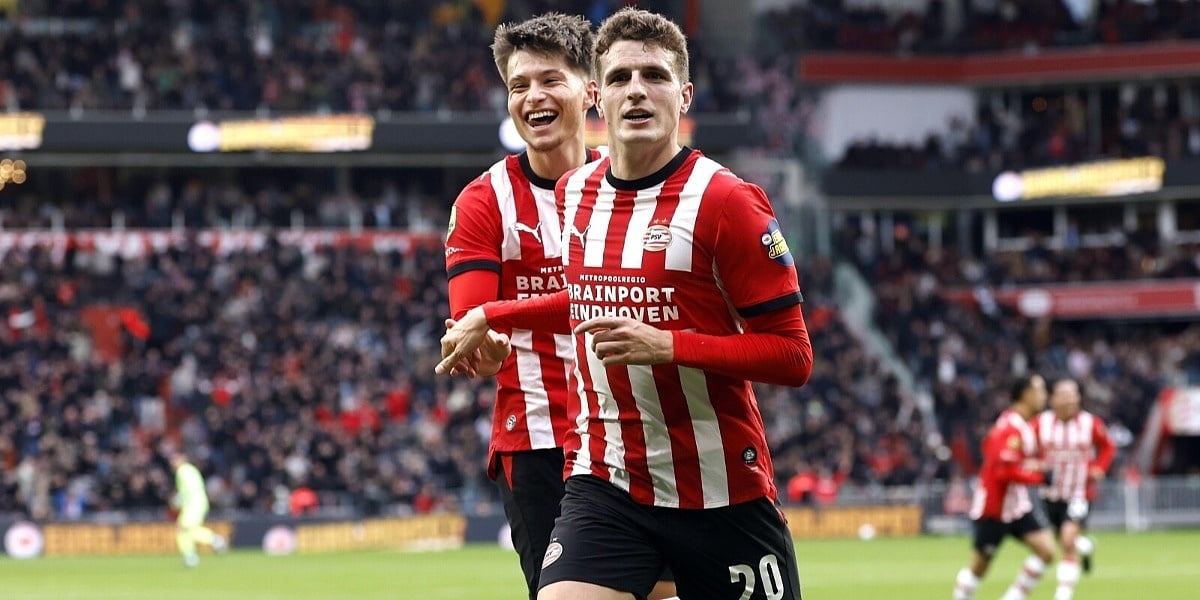 Bajraktarević igrao do 84. minute u remiju PSV-a i vodećeg Feyenoorda