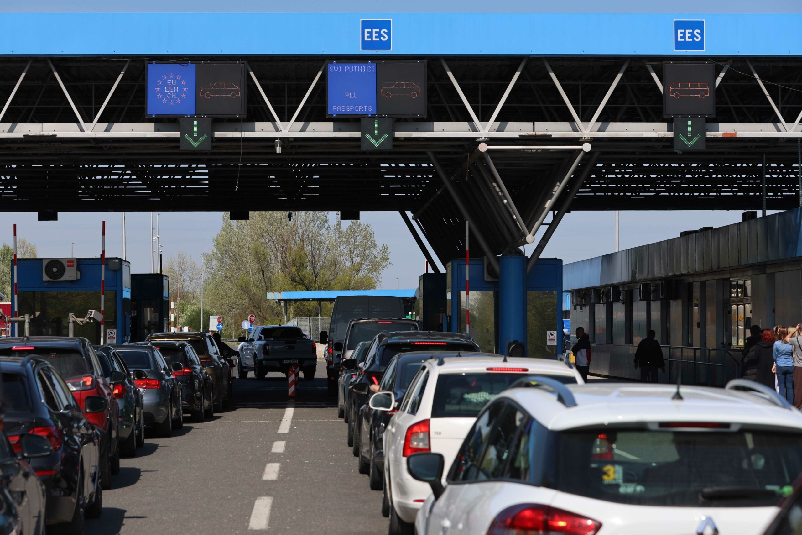 Kilometarske kolone na granicama BiH: Najveće gužve na izlazu iz zemlje, čeka se satima