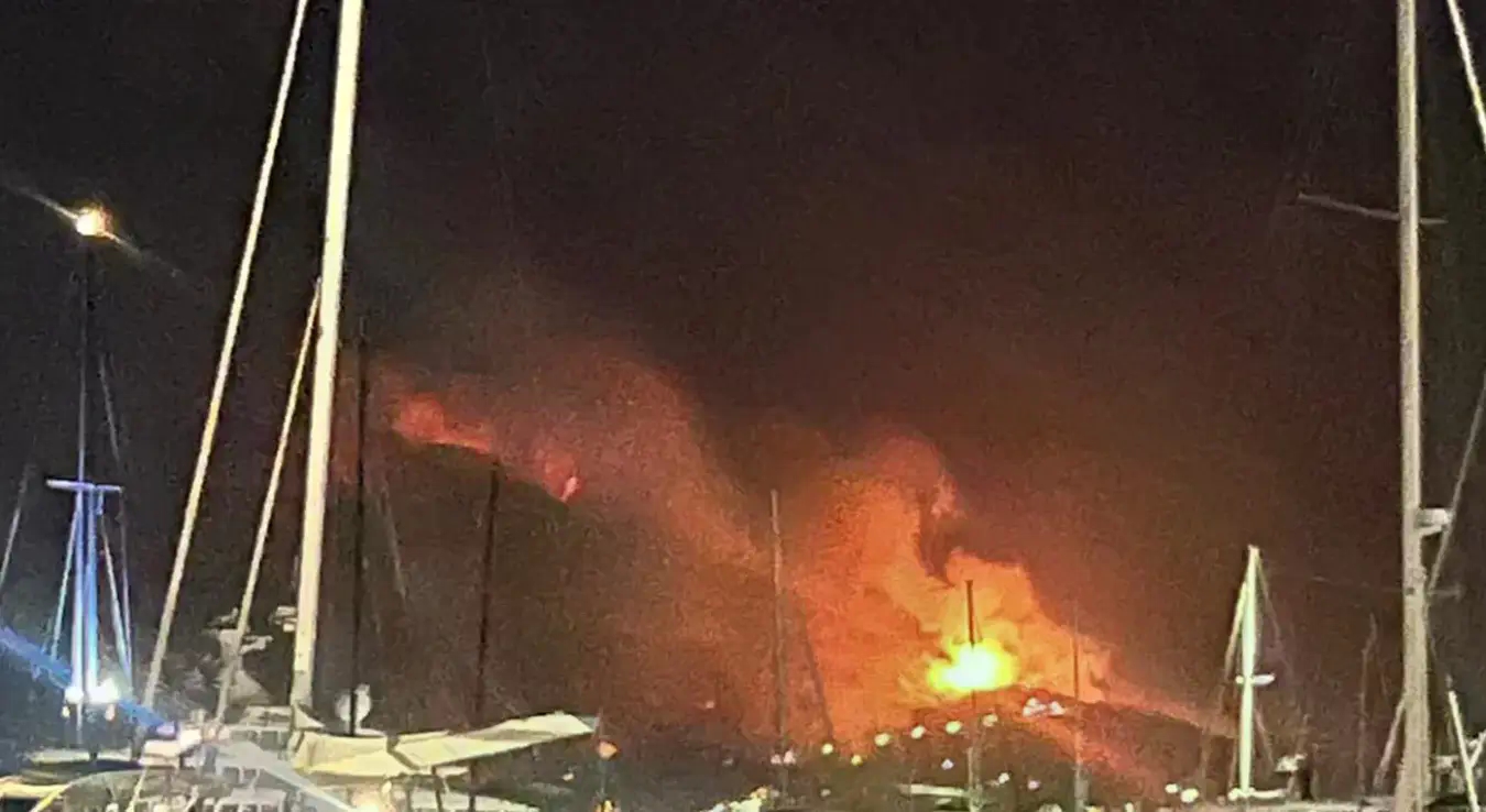 Снимак језивог пожара у Баошићима са пет километара никога не оставља равнодушним