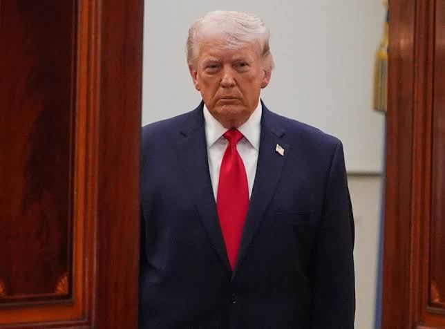 Amerika će večeras jako udariti na Iran, uzećemo Harg