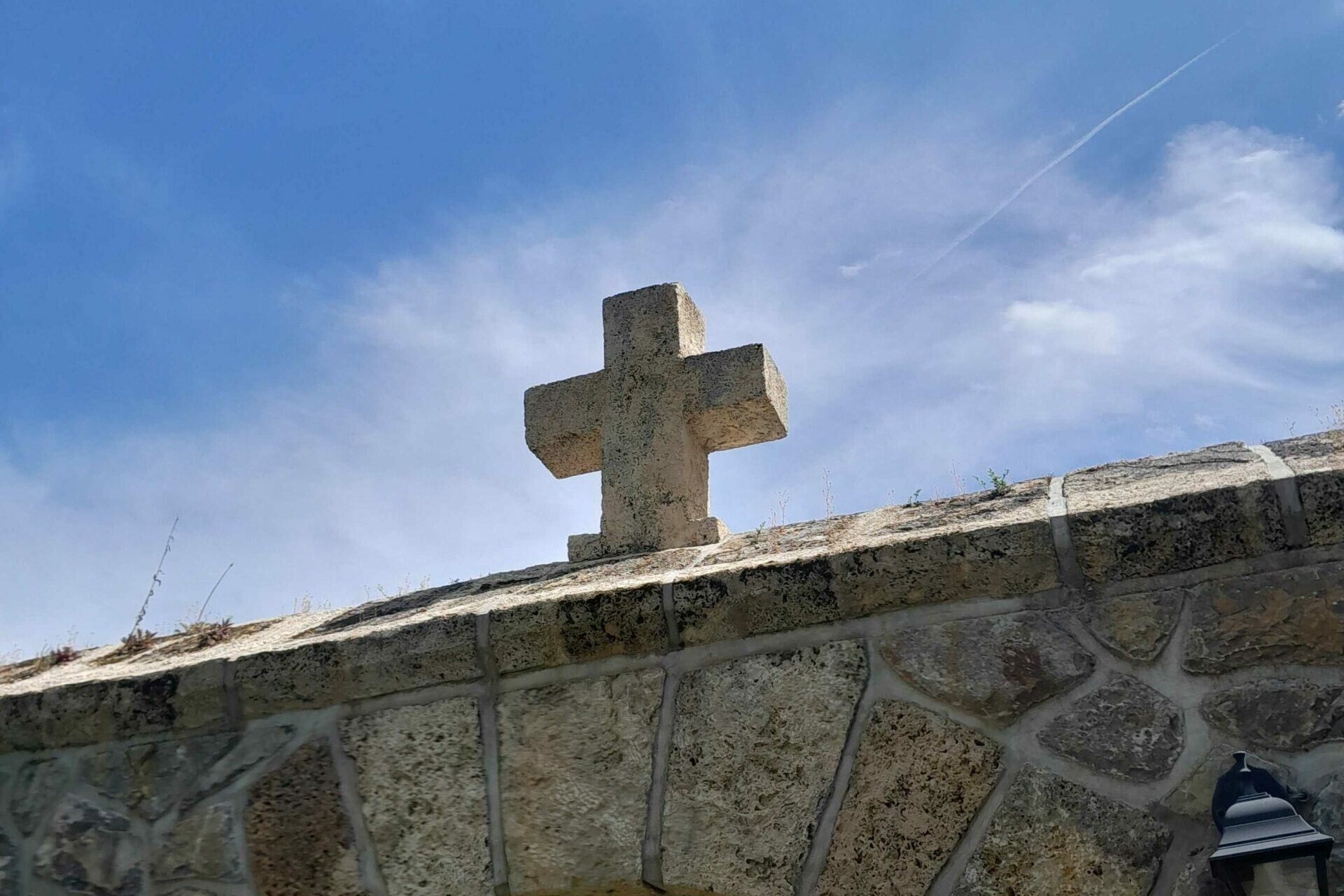 SUTRA PETROVDAN SPC proslavlja praznik posvećen Svetim apostolima Petru i Pavlu