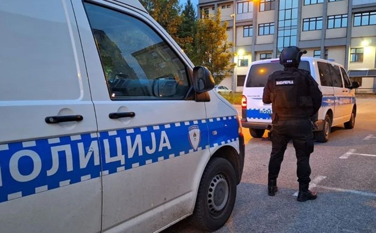Velika policijska akcija u RS: Uhapšeno osam osoba, otkriven arsenal oružja i eksploziva
