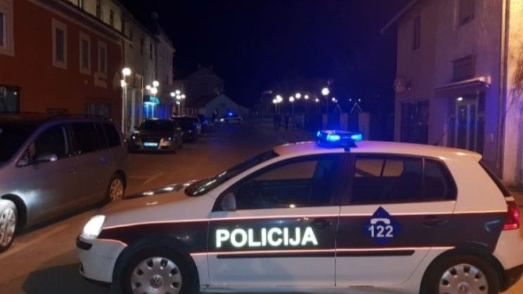 Policija upala u kuću u Bugojnu: Pronađeno osam stabljika kanabisa