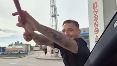 Video / Snimak sa pumpe postao hit: Darko Lazić obrisao šoferšajbu i zaradio 10 eura
