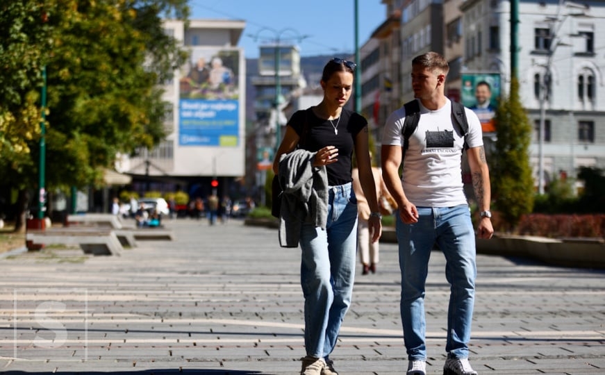 Uživanje na otvorenom: Lijep jesenji dan izmamio Sarajlije na ulice