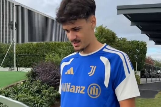Alajbegoviću uručena nova EA FC 27 kartica: Pogledajte njegovu reakciju