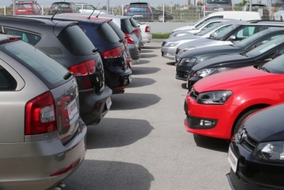 U BiH JE SVE VIŠE POLOVNIH AUTOMOBILA IZ AMERIKE: Koje prednosti i rizike nosi uvoz i na šta obratiti pažnju
