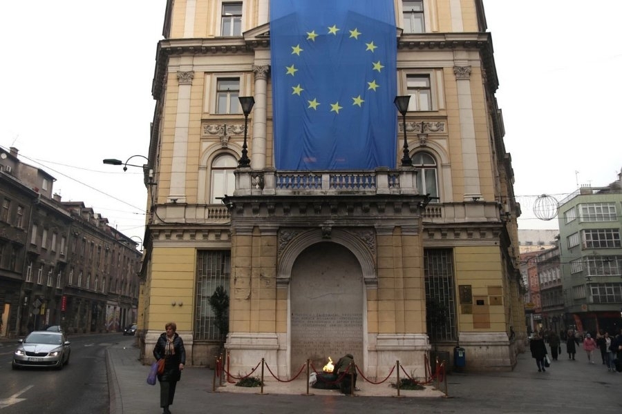 300 MILIONA EURA VISI O KONCU: Vlast u blokadi, a BiH ima samo dva mjeseca da spriječi gubitak historijske pomoći EU